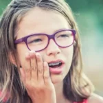 ناراحتی پس از ارتودنسی در روزهای اولیه؛ راهکار چیست؟